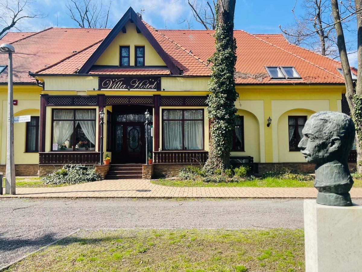 Villa Hotel Debrecen Exterior foto